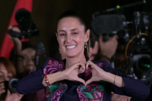 Claudia Sheinbaum é eleita a primeira mulher presidente do México
