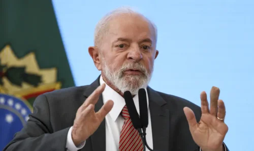 “Estamos arrumando a casa", diz Lula em Fórum de Investimentos 