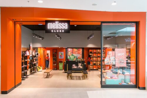 Grendene (GRND3) investe em novas iniciativas para marca Melissa