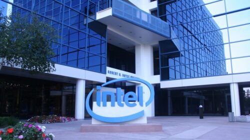 Intel aposta em novos chips na corrida de inteligência artificial
