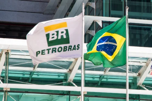 Petrobras adere a acordo para finalizar disputa tributária; impacto será bilionário