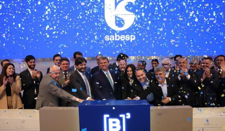 Privatização da Sabesp: por que o governo vendeu a R$ 67 e as ações foram a R$ 87