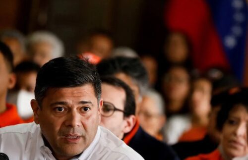 Deputado da oposição Freddy Superlano é detido por agentes encapuzados na Venezuela