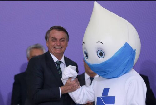 Operação da PF investiga fraude em dados de vacinação, envolvendo suspeitas sobre Bolsonaro