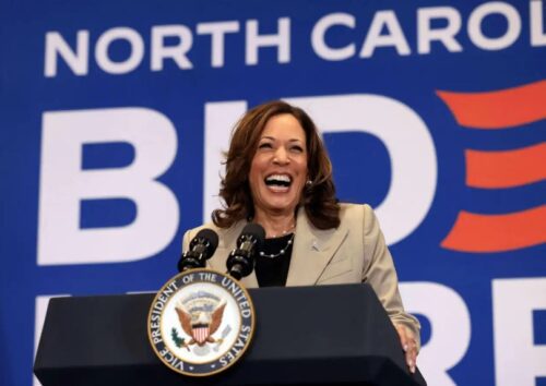 Kamala Harris adota estratégia inovadora com influenciadores nas redes sociais na campanha presidencial