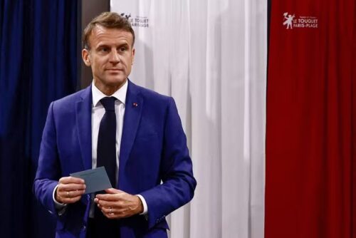 Macron convoca coalizão de partidos tradicionais após eleição parlamentar na França