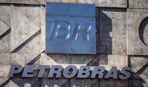 Petrobras pode adiar repasse de aumento de preços dos combustíveis