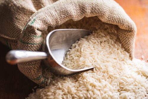 Governo e produtores firmam compromisso para monitorar preços do arroz no Brasil