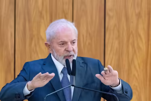 Lula diz que não abrirá mão da responsabilidade fiscal durante pronunciamento