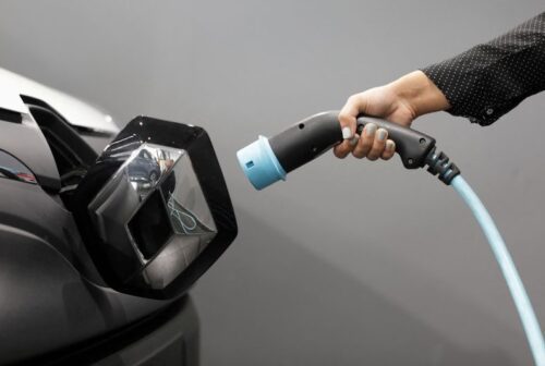 China analisa resposta às novas tarifas da União Europeia sobre veículos elétricos