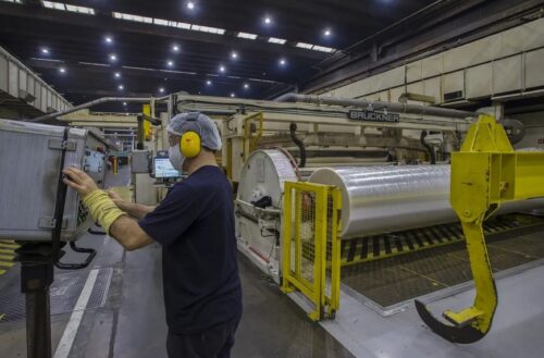 Produção industrial brasileira cresce junho, mostrando recuperação após queda