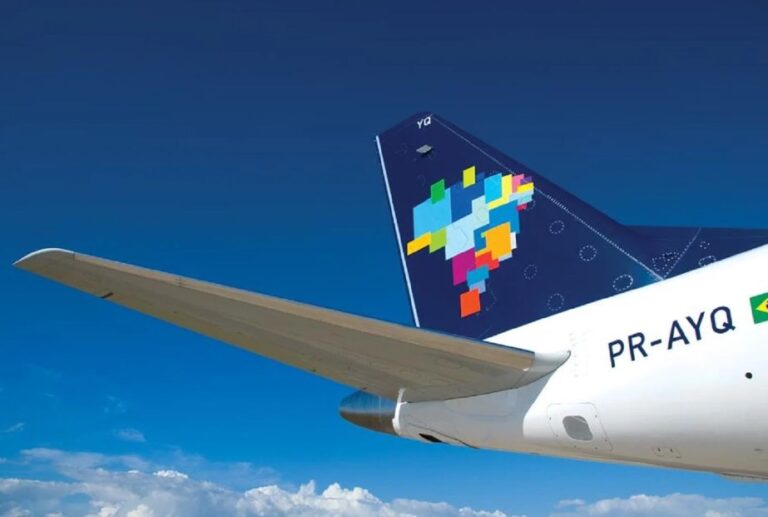 Azul (AZUL4) enfrenta queda acentuada após notícia mal interpretada sobre reestruturação