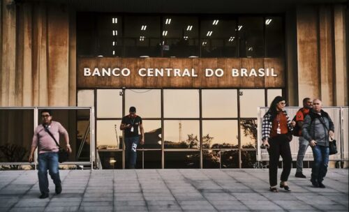 Expectativa de manutenção da Selic surpreende mercado; analistas avaliam possíveis impactos