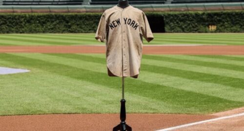 Camisa de Babe Ruth leiloada por recorde de R$ 133 milhões