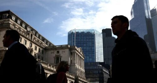 BoE reduz juros em decisão dividida: entenda os motivos e implicações