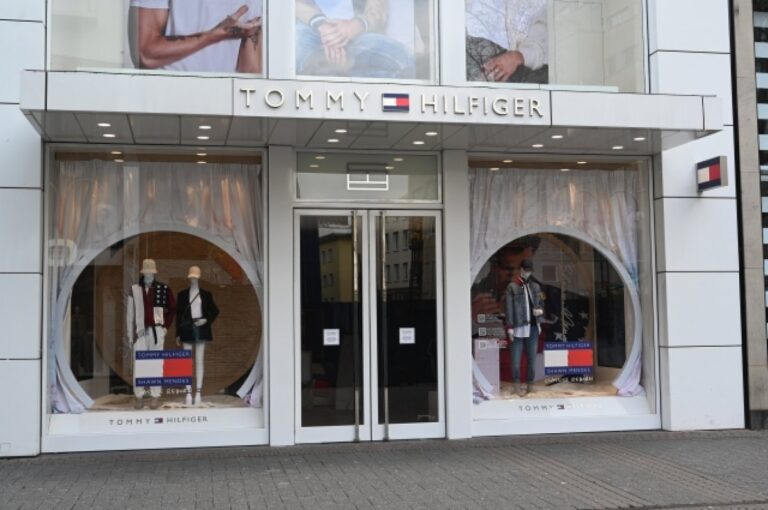 Inbrands, dona da Ellus, negocia venda de participação na Tommy Hilfiger