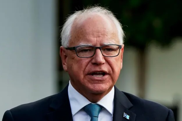 Kamala Harris anuncia Tim Walz como companheiro de chapa para as eleições de 2024
