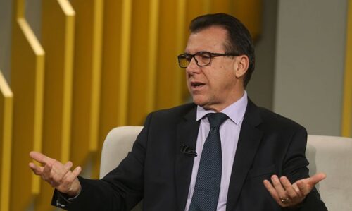 Ministro do Trabalho diz que inflação não se controla só com alta de juros