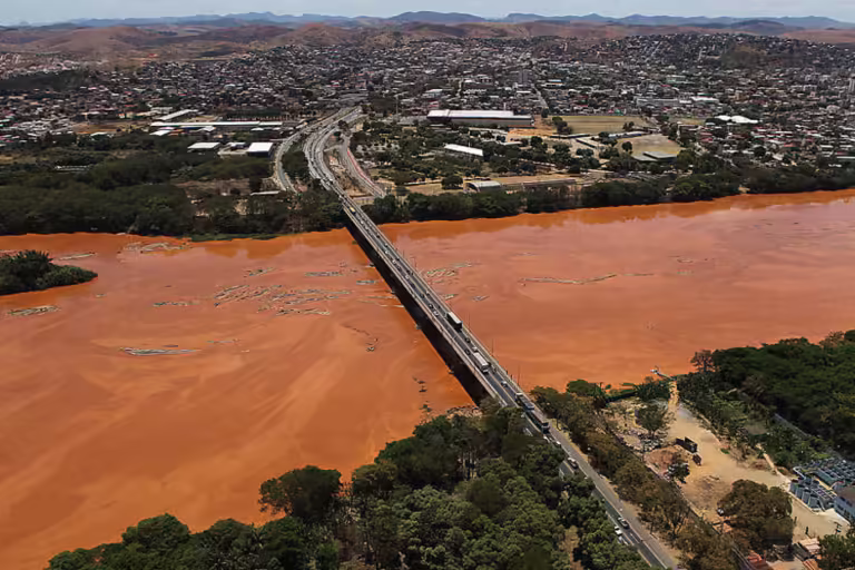Vítimas de Mariana pedem que governo rejeite acordo das mineradoras Vale e BHP