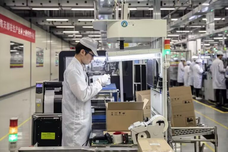 Atividade industrial da China cresce em agosto, mas declínio nos pedidos de exportação acende alerta