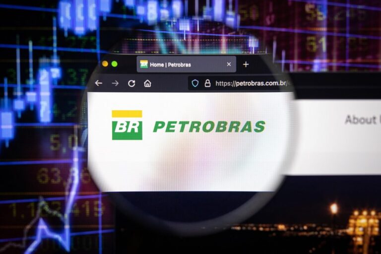 Petrobras (PETR3;PETR4) atinge um milhão de acionistas na B3