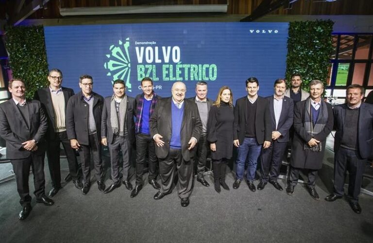 Volvo reestrutura gestão e anuncia saída de vice-presidente após revisão de estratégia elétrica