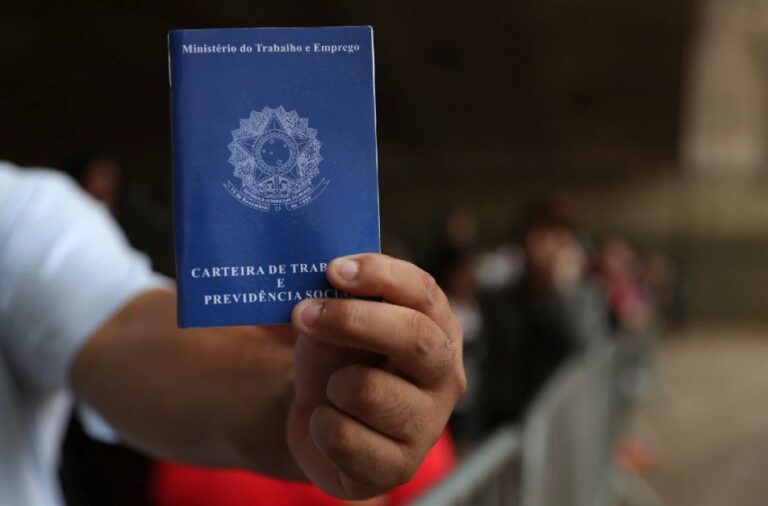 Queda do indicador antecedente de emprego em setembro indica desaceleração no mercado de trabalho