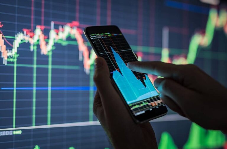 Ibovespa fecha em alta: Brava dispara e dados econômicos impactam mercado brasileiro