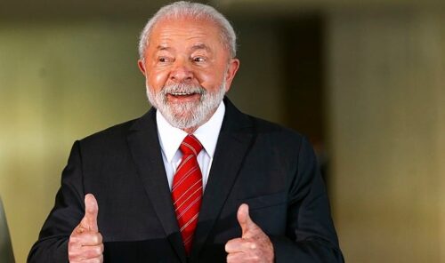 Lula tem quadro de saúde estável após queda e retoma rotina de trabalho