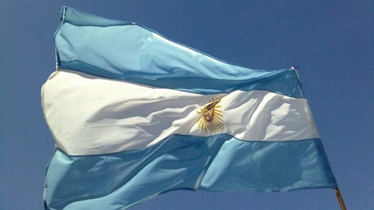 Argentina vai receber novo empréstimo de US$ 8,8 bilhões do BID e do Banco Mundial