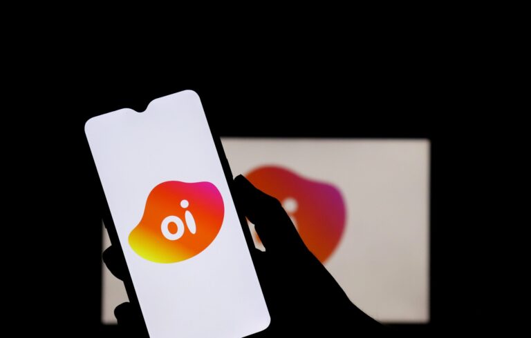 Oi (OIBR3) homologa aumento de capital com valor bilionário