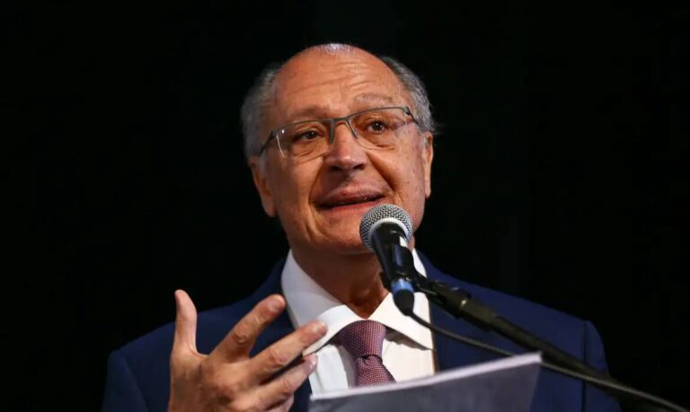 ‘Não vejo com bons olhos privatizar a Petrobras’, afirma Alckmin