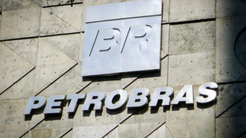 Petrobras pode distribuir dividendos extraordinários em 2024, caso plano estratégico seja aprovado
