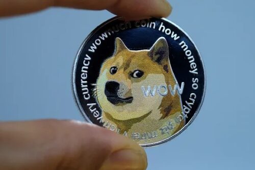 Elon Musk alerta sobre "falência rápida" dos EUA e proposta de solução inusitada com Dogecoin