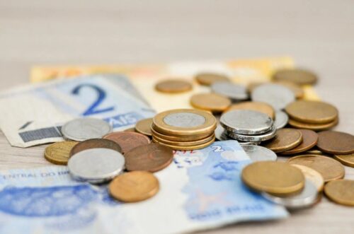 Brasil registra déficit de US$ 5,88 bilhões em conta corrente em outubro