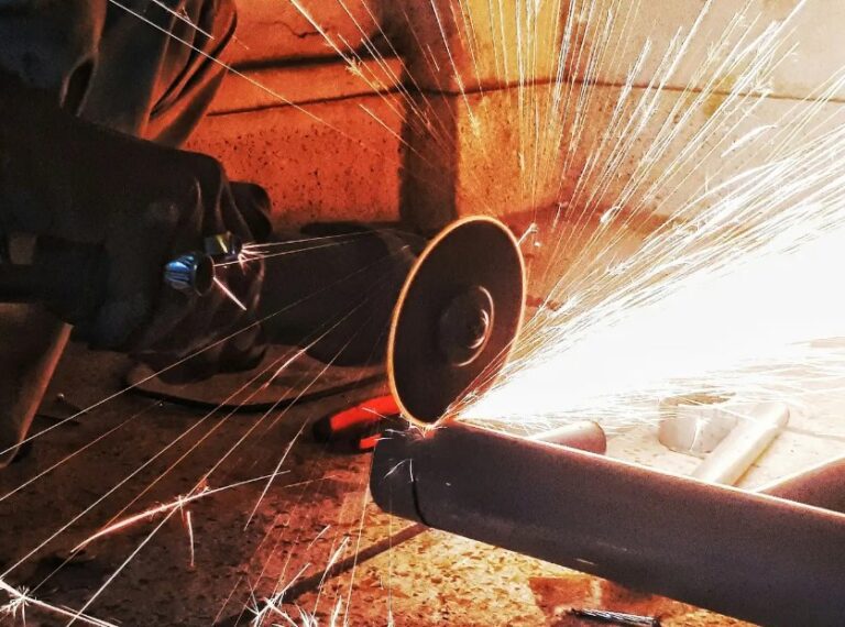 Projeção de queda na produção e vendas de aço no Brasil em 2025