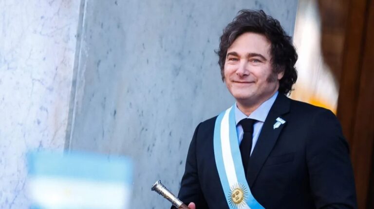 Partidários de Javier Milei criam forças celestiais em defesa de sua agenda política