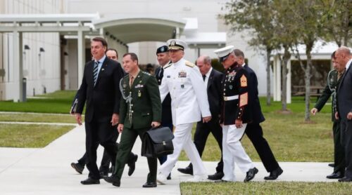 Bolsonaro redigiu e ajustou minuta do golpe, aponta investigação da Polícia Federal