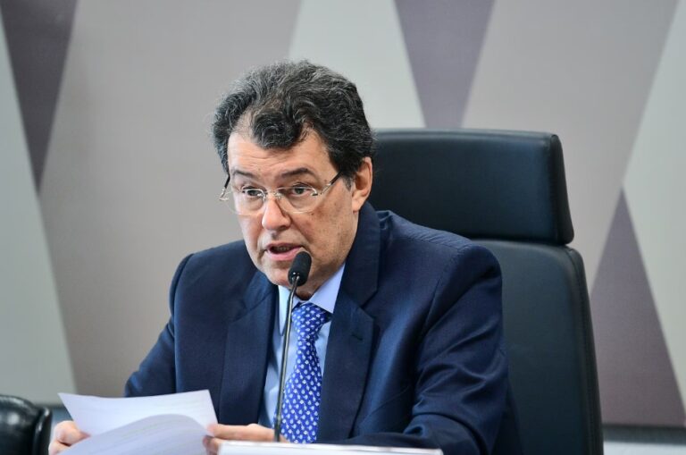 Relator da reforma tributária sobre o consumo apresenta relatório no senado nesta quarta-feira