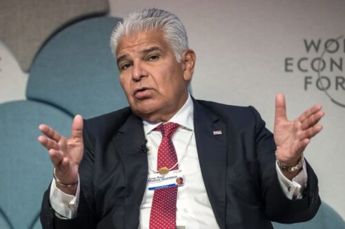 Panamá anuncia cancelamento de acordo econômico com a China