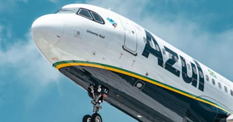 Azul (AZUL4) sobe 4,13% com resultado positivo no 4T24