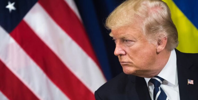 Índice de aprovação de Trump cai com crescente preocupação econômica nos EUA