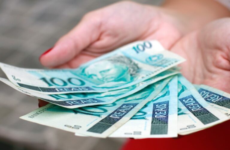 Renda Fixa: como juntar R$ 200 mil em até 18 anos com aportes mensais a partir de R$ 300