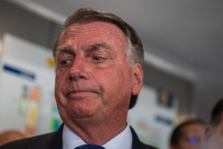 Bolsonaro vira réu depois de decisão do STF