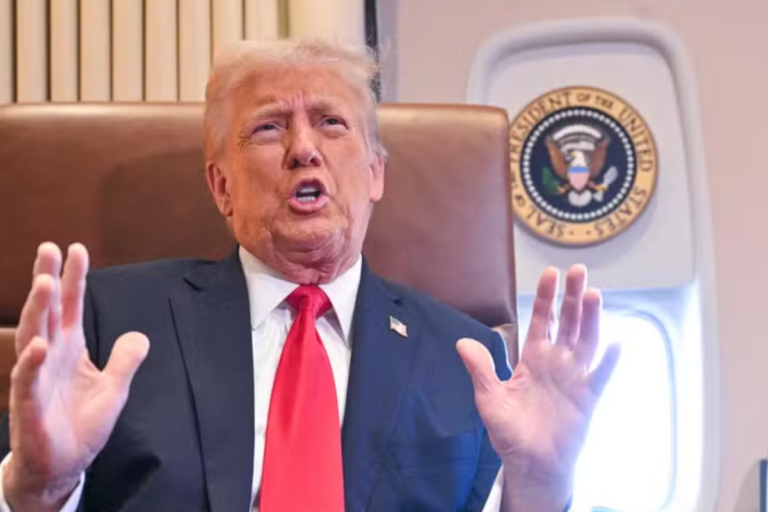 Trump reafirma posição sobre tarifas comerciais e críticas à União Europeia