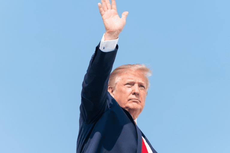 Trump quer fechar Departamento de Educação dos EUA e assina ordem executiva nesta quinta (20)