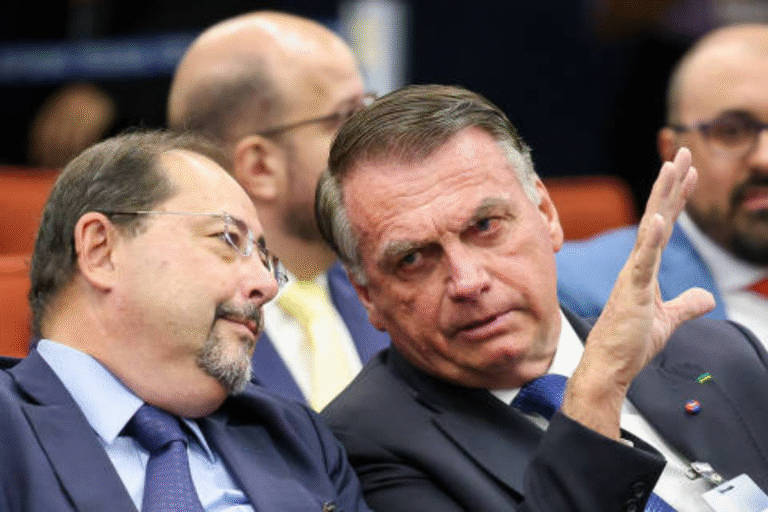 Moraes autoriza acesso da defesa de Bolsonaro às provas da PF