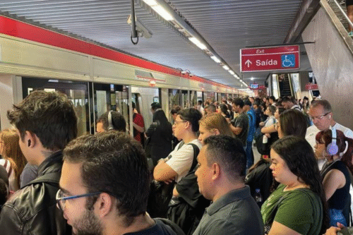 Falha na linha 3-Vermelha do Metrô causa lentidão em SP