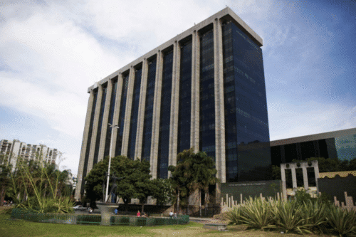 A Prefeitura do Rio de Janeiro publicou uma licitação estimada em R$ 9,8 milhões para serviços de pintura e reparos em dez túneis da cidade, incluindo o Zuzu Angel e Noel Rosa.