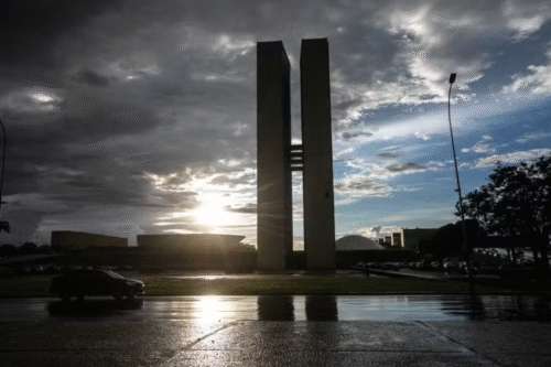 Governo bloqueia R$ 7,8 bi em emendas para cumprir meta fiscal 2025